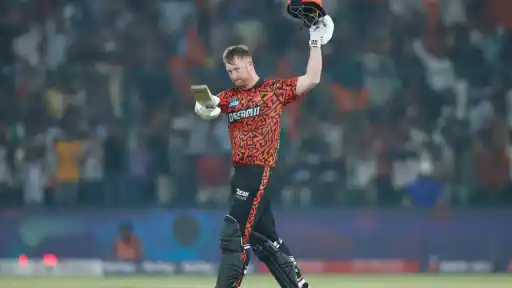 4.Liam Livinstone (England vs Pakistan - 2021- 122 Meters) (16).webp